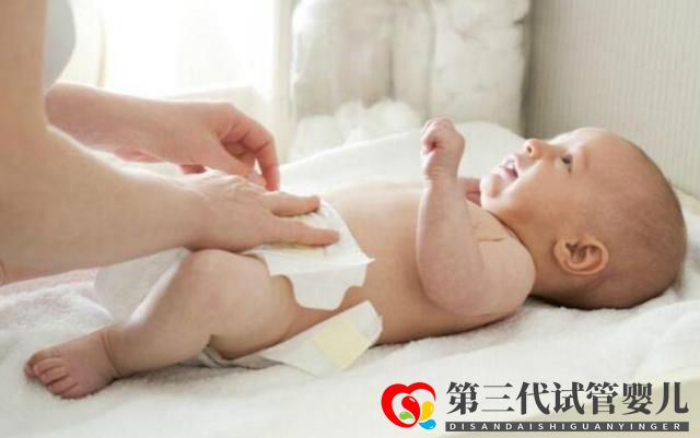 7個月的寶寶不會翻身，不會伸手抓東西，正常嗎？來聽專家怎么說(圖2)