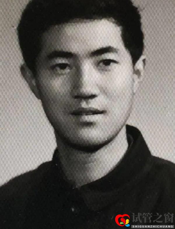 他是知名大導(dǎo)演,妻子為其3次試管取70顆卵子,今年近百歲成人生贏家(圖11)