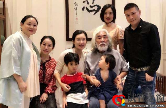 他是知名大導(dǎo)演,妻子為其3次試管取70顆卵子,今年近百歲成人生贏家(圖17)