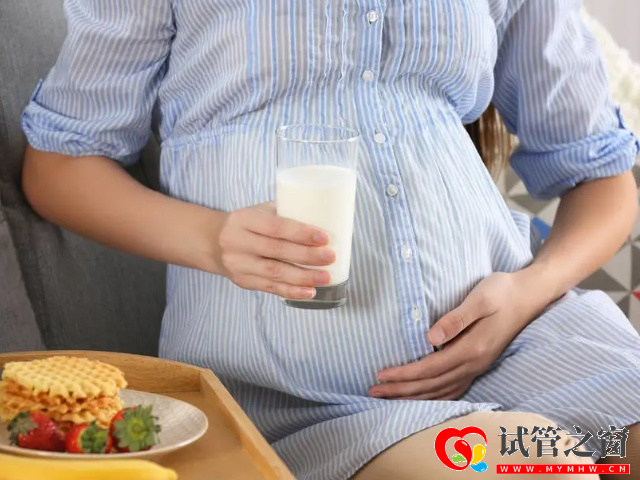 高齡產(chǎn)婦面臨的生育風(fēng)險(xiǎn)大